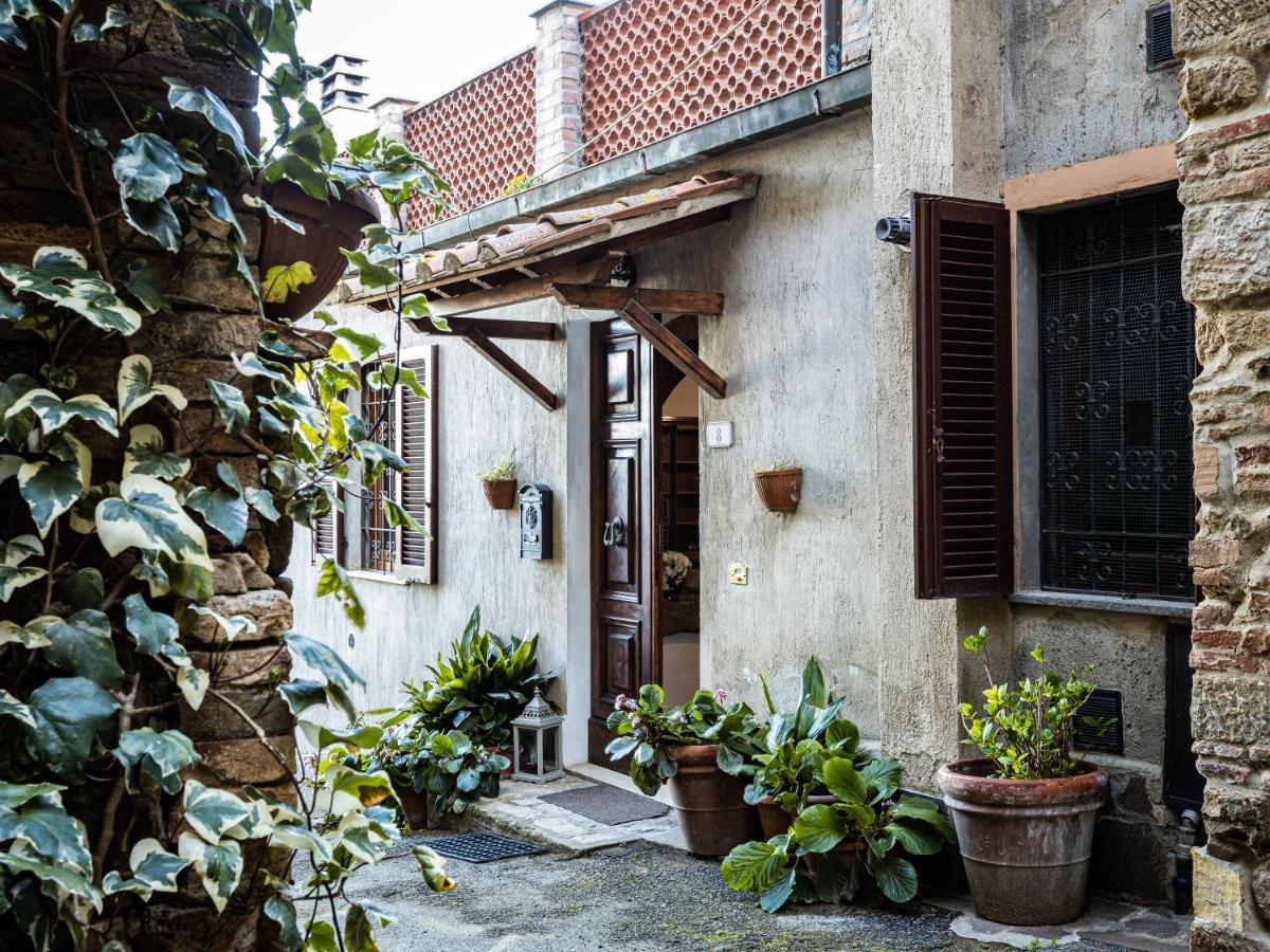 Agri Apartment La Terrazza La Ripadoro Chianni Exterior foto