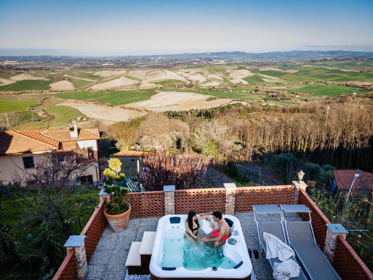 Agri Apartment La Terrazza La Ripadoro Chianni Exterior foto